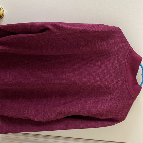 Red Under Armor hoodless hoodie *never worn* - Picture 4 of 4